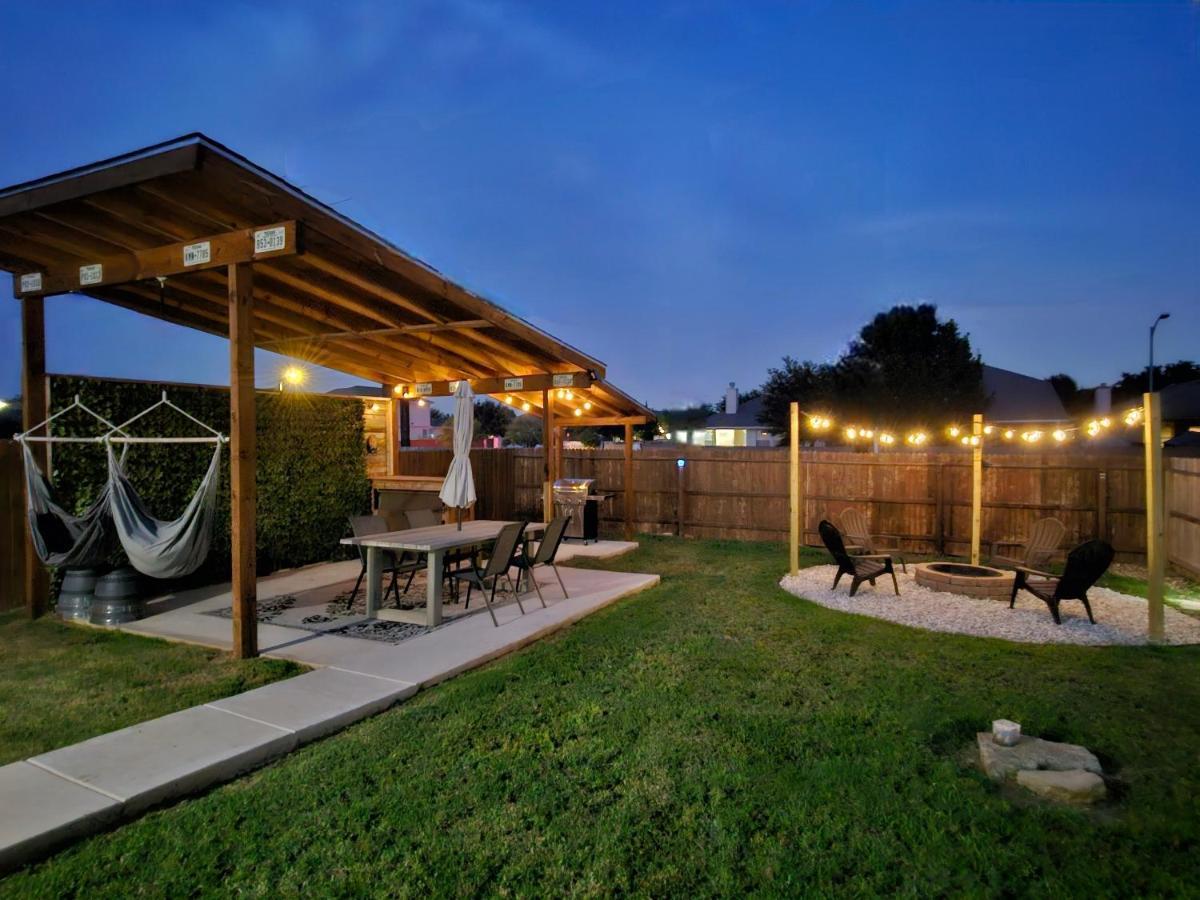 Bohemian W Fire Pit/grill/game & More! * San Antonio